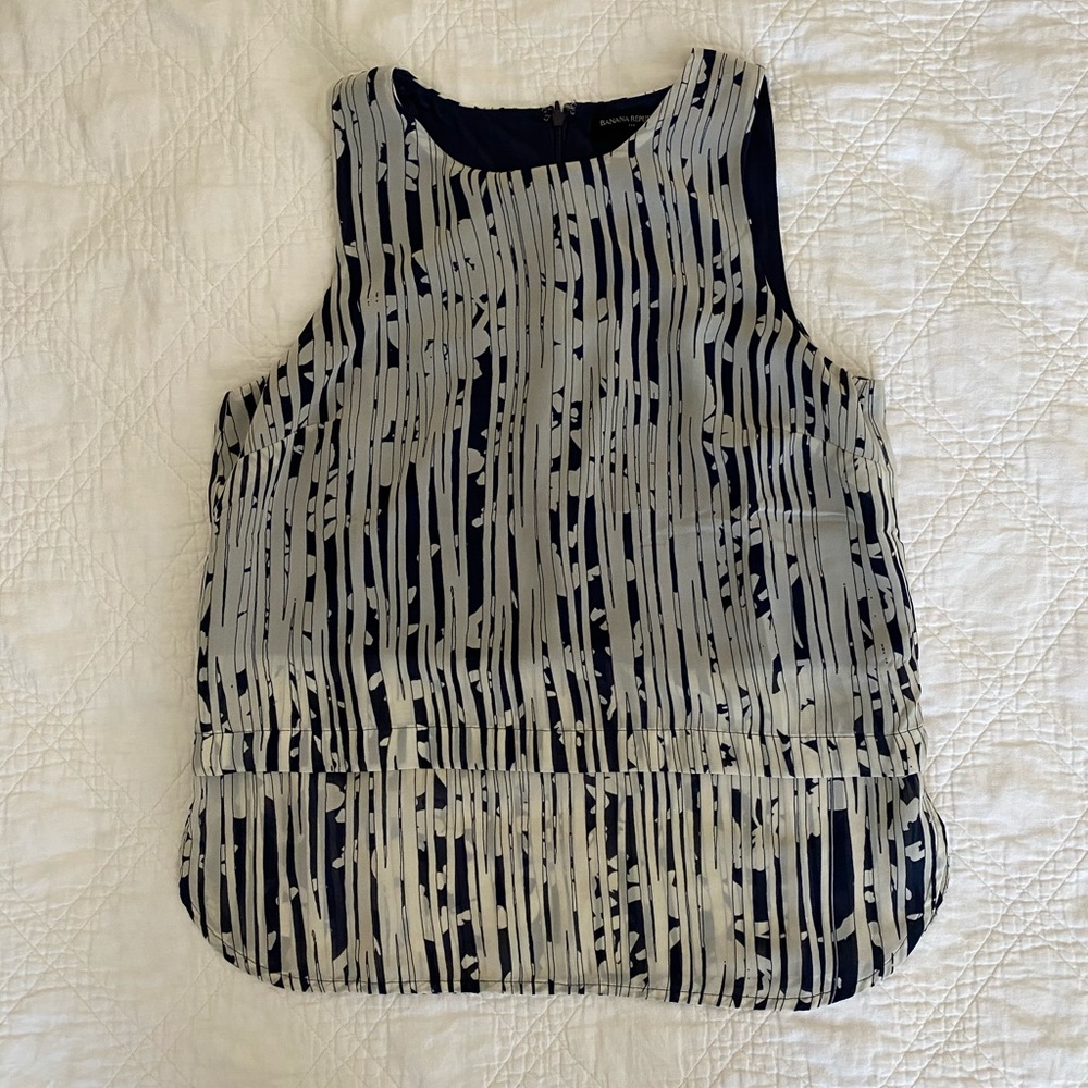 Banana Republic Blouse - EUC